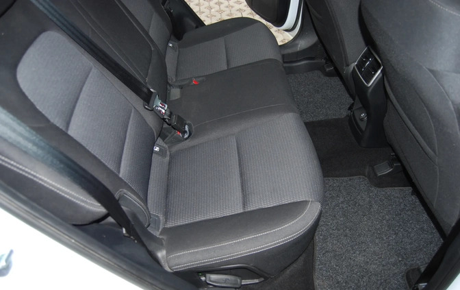 Kia Sportage cena 86087 przebieg: 100000, rok produkcji 2019 z Starachowice małe 667